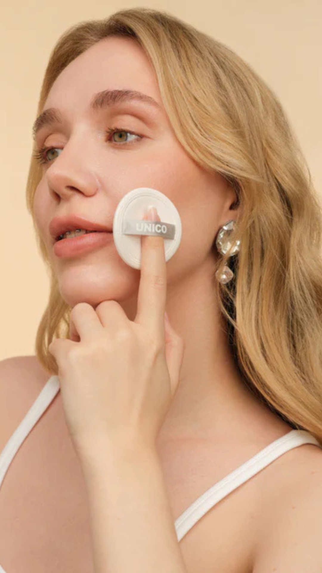 Бежева фінішна пудра для обличчя SETTING&FINISHING POWDER ECLAIR, UNICO