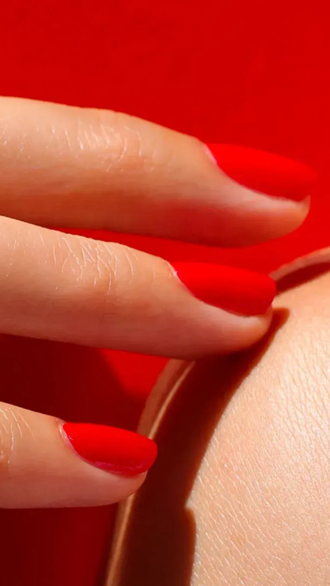 Лак для нігтів з помаранчево-червоним відтінком Green Poppy Red 15ml, Manucurist
