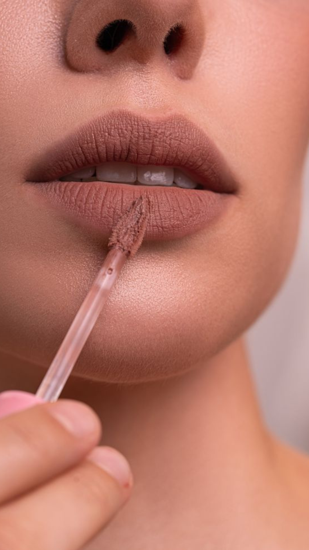 Оксамитова матова помада VELOUR LIP SOUFFLE 04 NUDE HAZE, ZOLA
