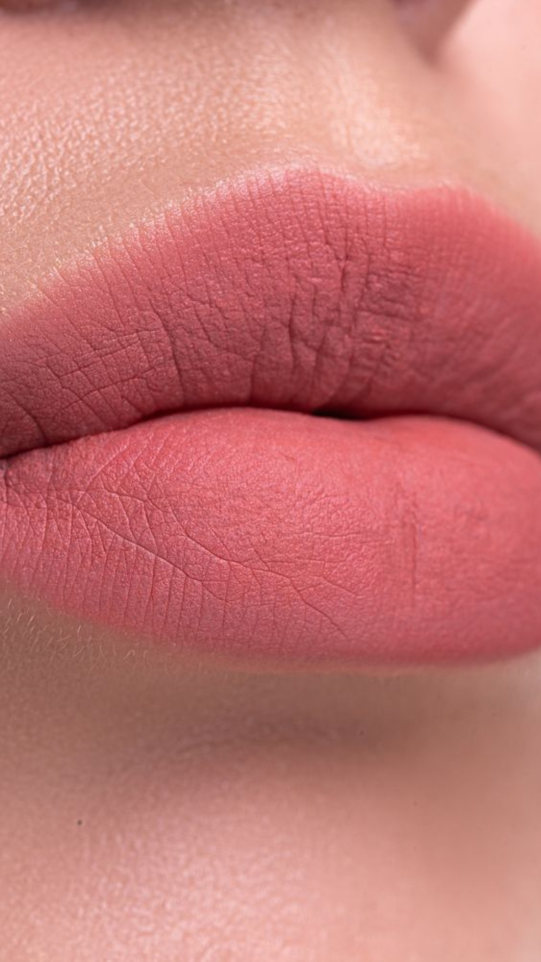 Оксамитова матова помада VELOUR LIP SOUFFLE 01 ROSE DREAM, ZOLA