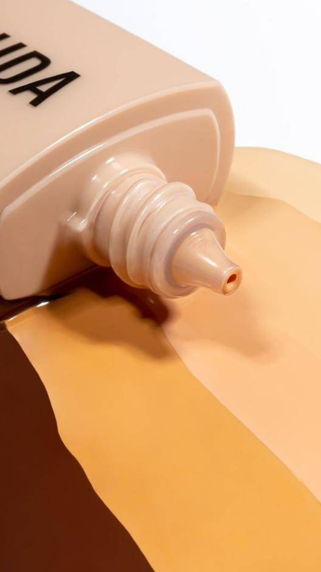 Сяюча зволожуюча тональна основа The Skin SPF 15 30ml, MESAUDA