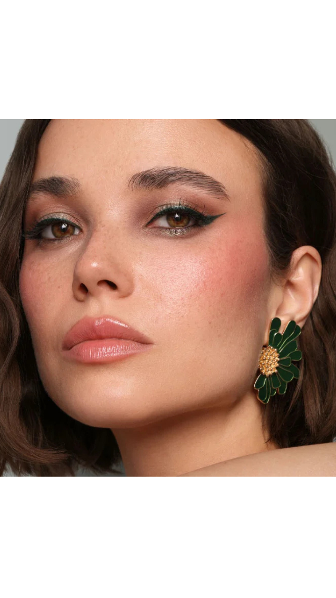 Рідка зелена підводка для очей Bloomlight Eyeliner 0,6g, LOVRO 