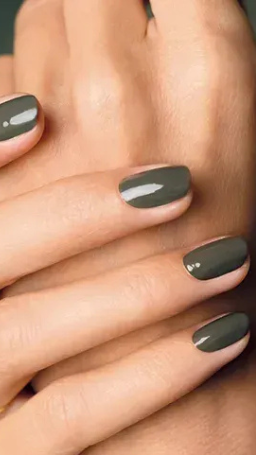 Лак для нігтів з оливково-зеленим відтінком Khaki 15ml, Manucurist