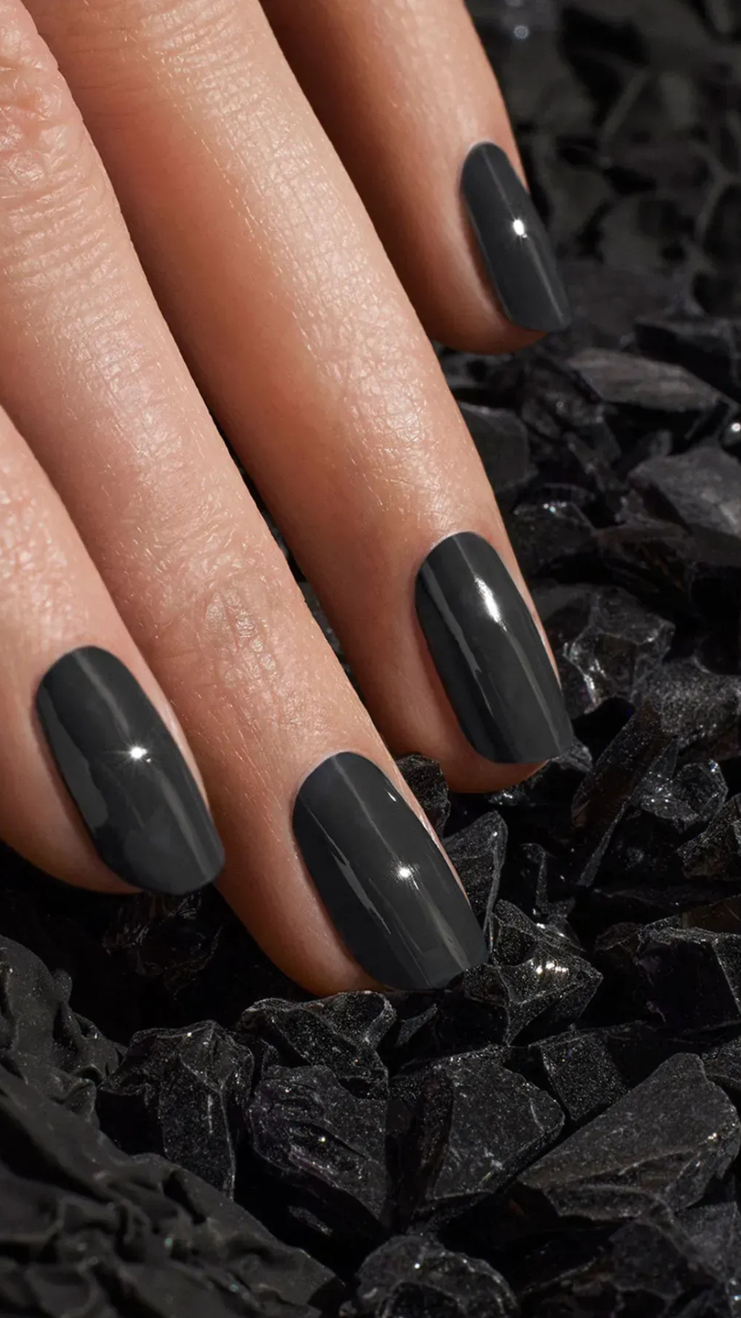 Лак для нігтів з глибоким графітово-сірим відтінком Anthracite 15ml, Manucurist