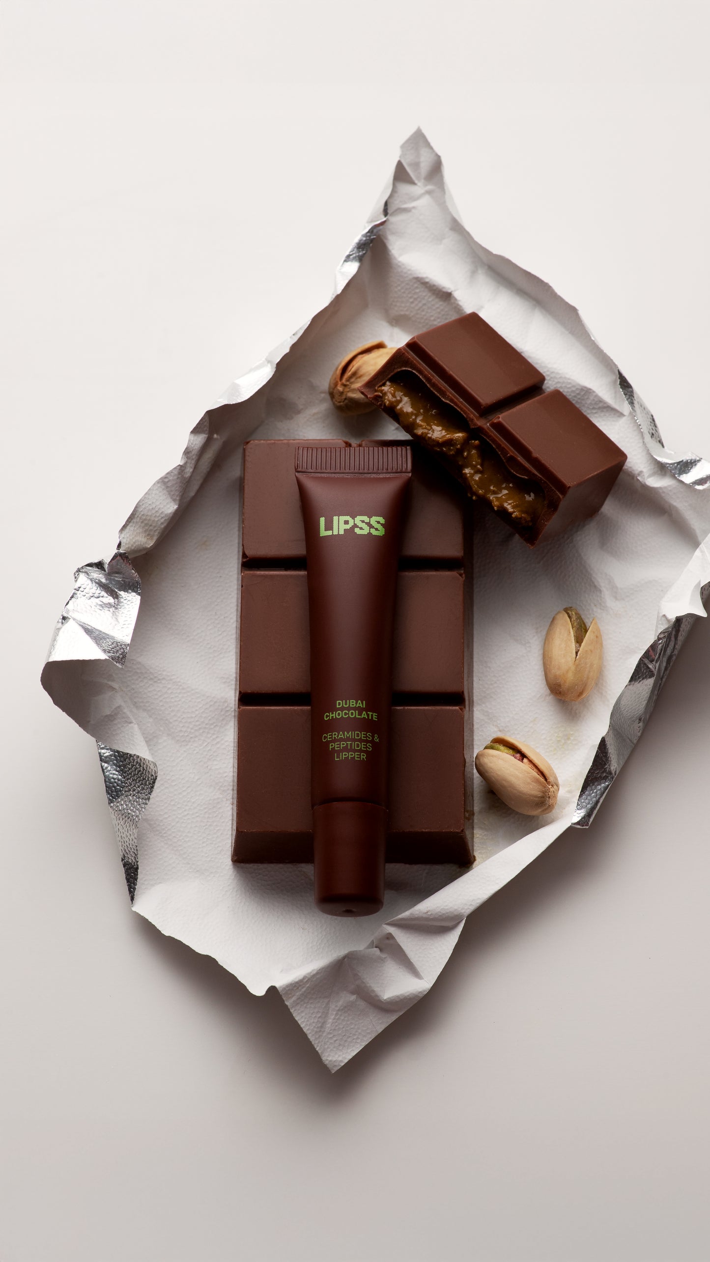 Lipper блиск для губ Dubai Chocolate, LIPSS CARE