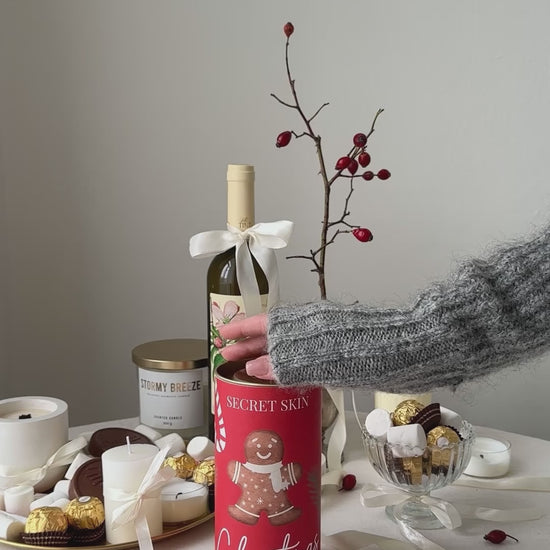 Новорічний набір в тубусі, Secret Skin відео